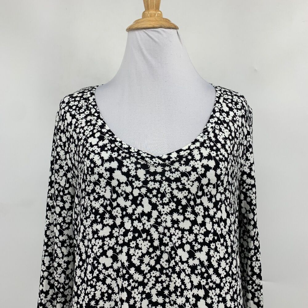 Old Navy Top Women S Small Floral Daisy Luxe Dolphin High Low Scoop Neck Stretch - Picture 3 of 13